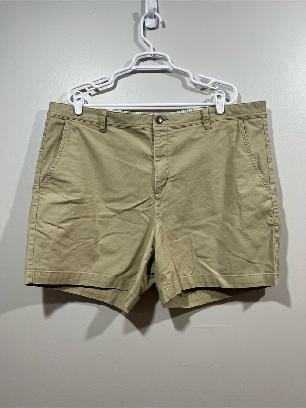 Onward Reserve Men's Flat Front Chino Shorts in Khaki Size 40